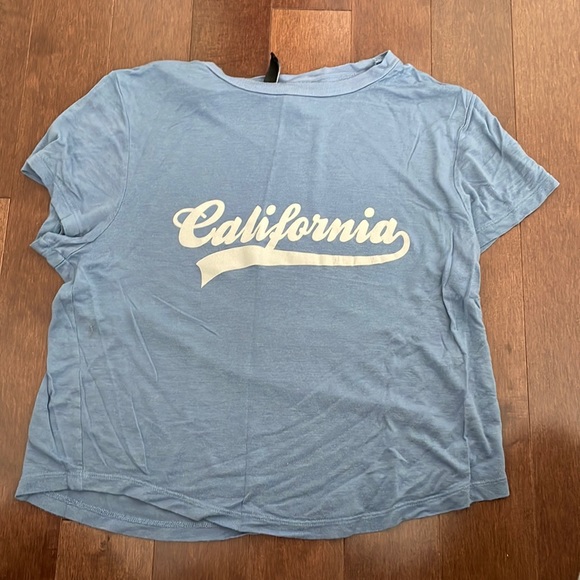 H&M California Tshirt - Picture 1 of 3